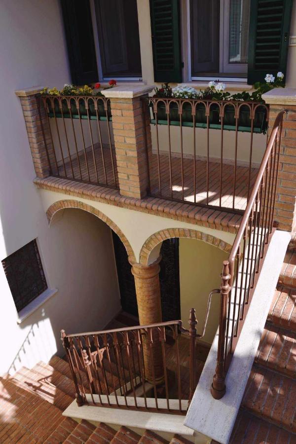 Bed and Breakfast Beb Cornelia Атри Экстерьер фото