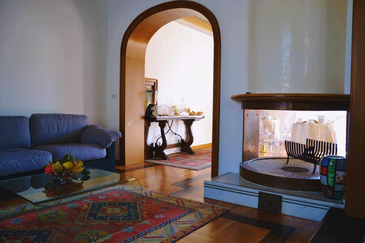 Bed and Breakfast Beb Cornelia Атри Экстерьер фото